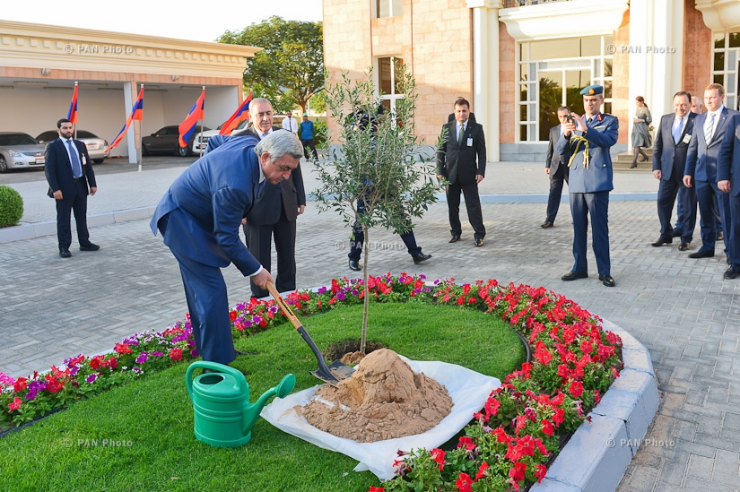 RA President Serzh Sargsyan visited Armenian Church of Holy Martyrs in Abu Dhabi, the Ara Knanoyan Sunday School of Church, the Grand Mosque of Sheikh Zayed and the Embassy of Armenia in the UAE
