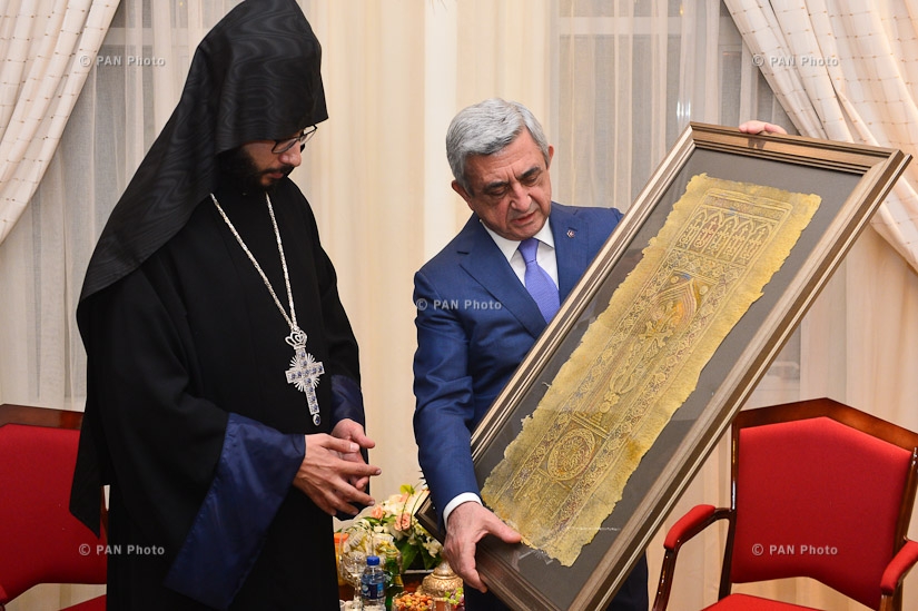 Президент Серж Саргсян посетил армянскую церковь Святых Великомучеников в Абу Даби, воскресную школу 
