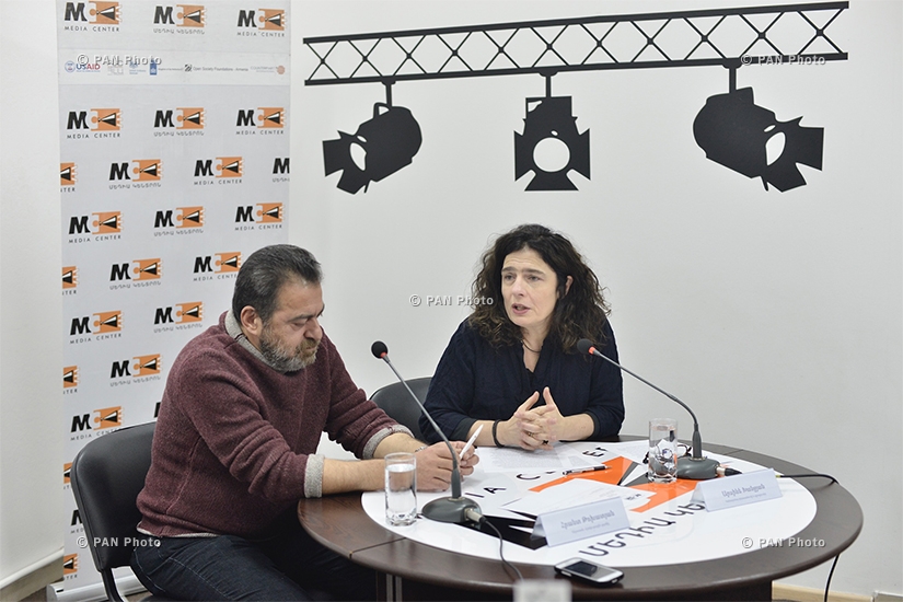 Обсуждение членов инициативы «Справедливость в Армении», выступающей за реформы в области прав человека и за прозрачность выборов