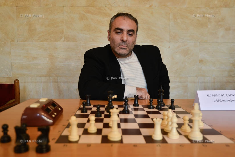 Сеанс одновременной игры в шахматы при участии двух гроссмейстеров