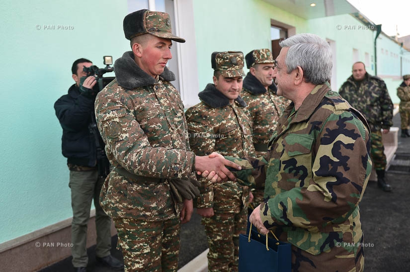 Президенты РА и НКР Серж Саргсян и Бако Саакян посетили оборонительные позиции находящиеся в окрестностях Матагиса и Талиша