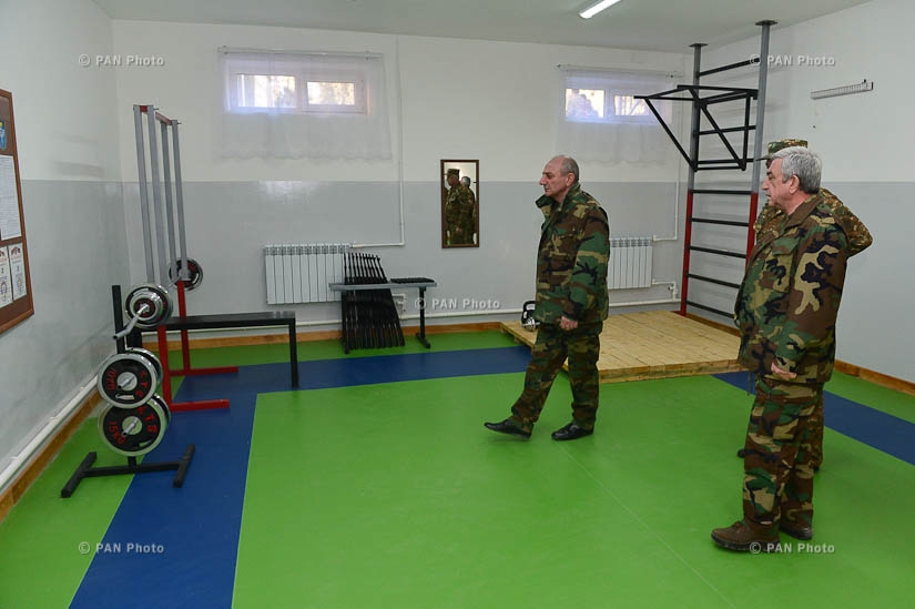 Президенты РА и НКР Серж Саргсян и Бако Саакян посетили оборонительные позиции находящиеся в окрестностях Матагиса и Талиша