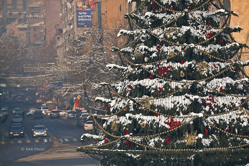 Главная новогодняя елки на Площади Республики в Ереване