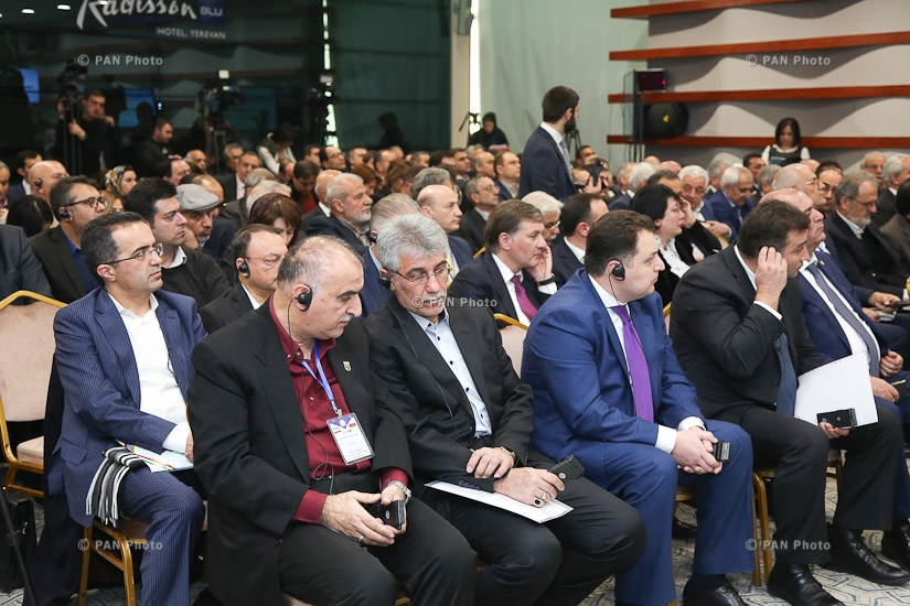 Yerevan hosts Armenia-Iran business forum 