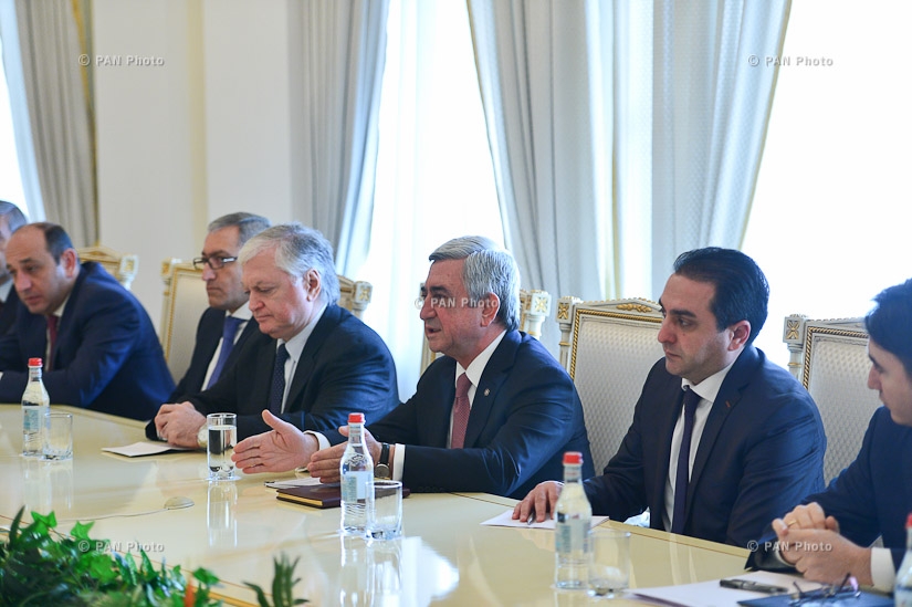 Армяно-иранские переговоров на высшем уровне и подписанние документов о сотрудничестве между Арменией и Ираном