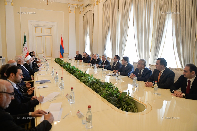 Армяно-иранские переговоров на высшем уровне и подписанние документов о сотрудничестве между Арменией и Ираном