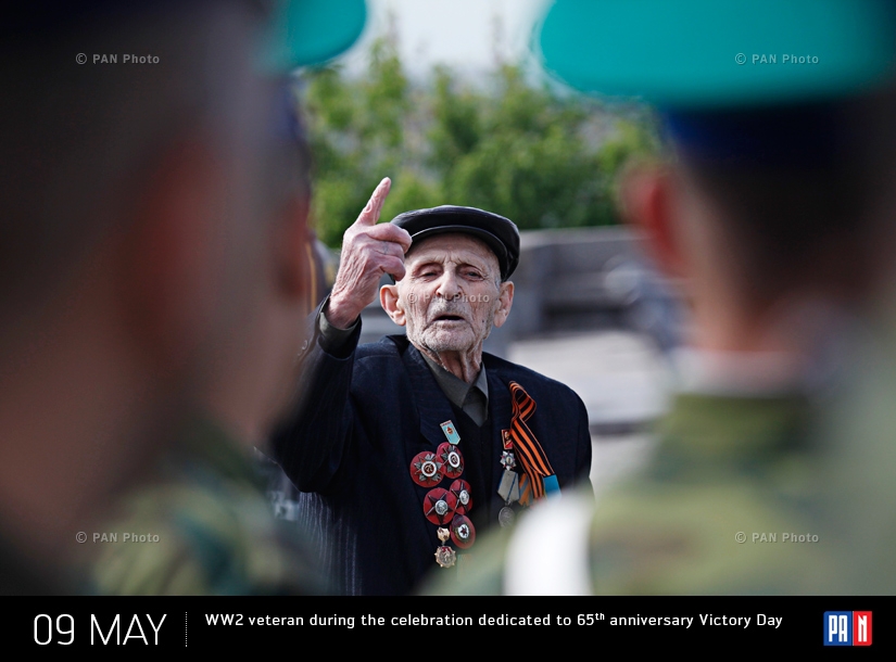 Ветеран Второй мировой войны в парке Победы в Ереване во время празднования 65-й годовщины победы в Великой Отечественной войне
