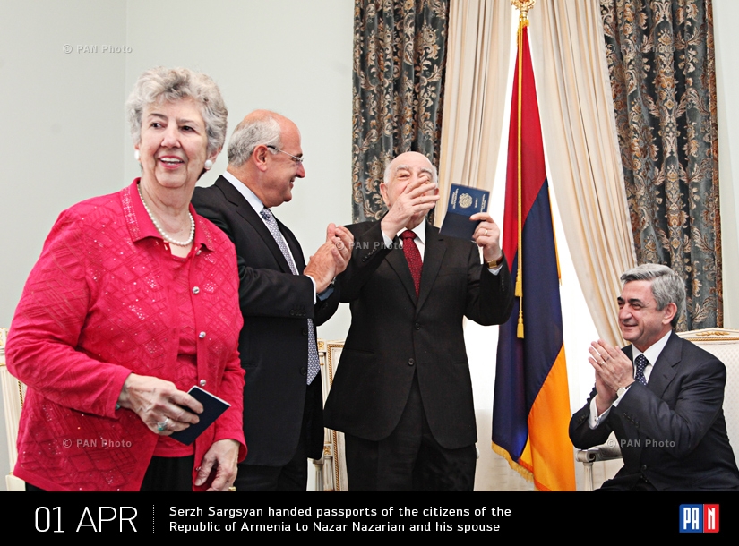 Armenian President Serzh Sargsyan handed passports of the citizens of the Republic of Armenia to the distinguished philanthropist, member of the AGBU Council of Trustees Nazar Nazarian and his spouse 