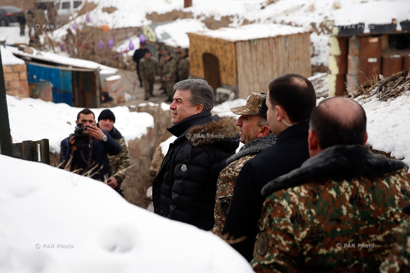 Премьер-министр Карен Карапетян по случаю праздников Нового года и Рождества посетил боевой опорный пункт N-ской воинской части Министерства обороны РА