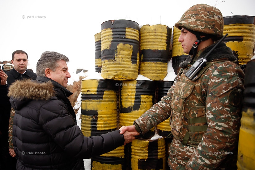 Премьер-министр Карен Карапетян по случаю праздников Нового года и Рождества посетил боевой опорный пункт N-ской воинской части Министерства обороны РА