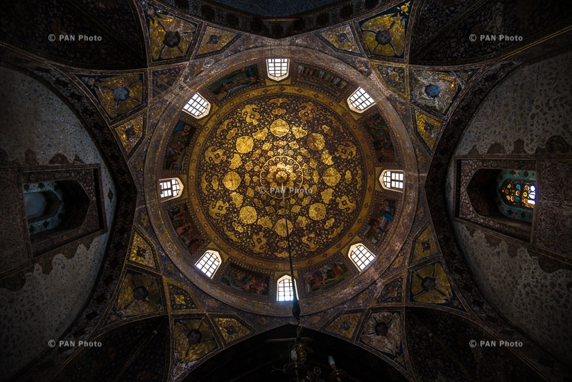 Купол церкви Св Вифлеема, Новая Джульфа, Исфахан, 1628г. Церковь известна своими более чем 70 фресками и геометрическими и цветочными узорами, которые были созданы в 17 веке известными художниками Минасом и Аствацатуром (последний, вероятно, впоследствии 