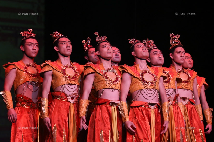 Concert of the Gansu Song-Dance Ensemble entitled “Silk Road, Flower Rain”