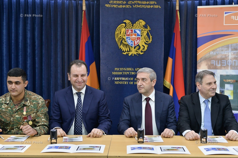 Национальный почтовый оператор Армении Айпост выпустил 2 новые марки, посвященные 25-летию формирования Армянской армии