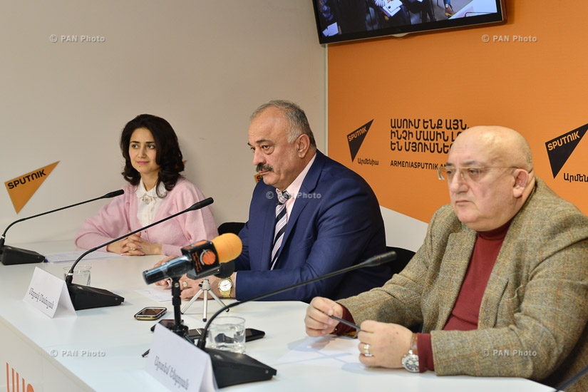 Пресс-конференция председателя общественной организации «По развитию и сохранению традиций армянской кулинарии» Седрака Мамуляна и сопредседателя Всемирной ассоциации барбекю Артема Энгояна