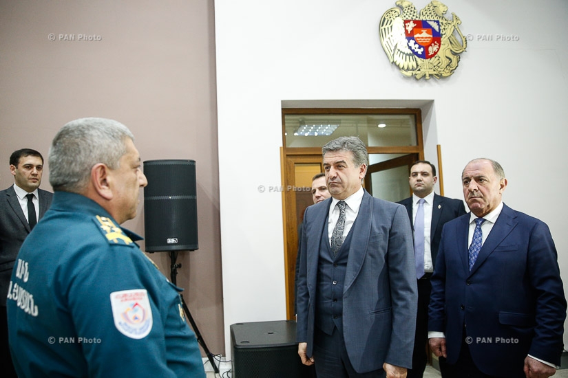 Премьер-министр Карен Карапетян представил аппарату МЧС новоназначенного министра Давида Тонояна