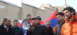 Armenians rally in front of Belarusian embassy in Yerevan to protest blogger Alexander Lapshin's extradition to Azerbaijan