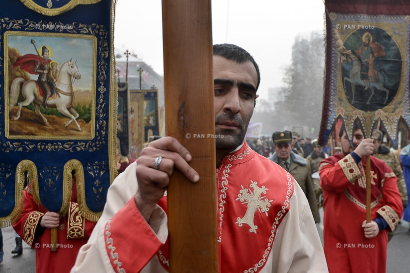 Литургия и шествие, посвященныещ Дню святого Саркиса