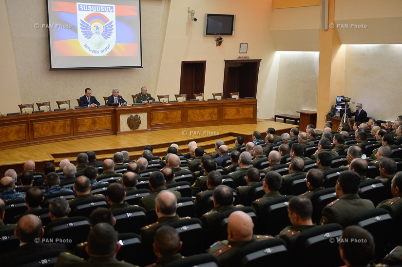 Operational meeting of Armenian President Serzh Sargsyan with the Armed Forces Chief of Staff