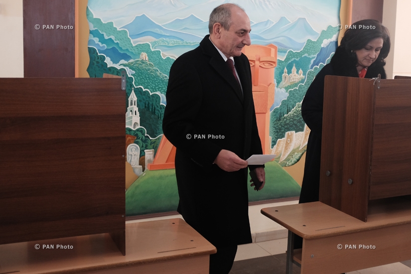 Artsakh President Bako Sahakyan votes