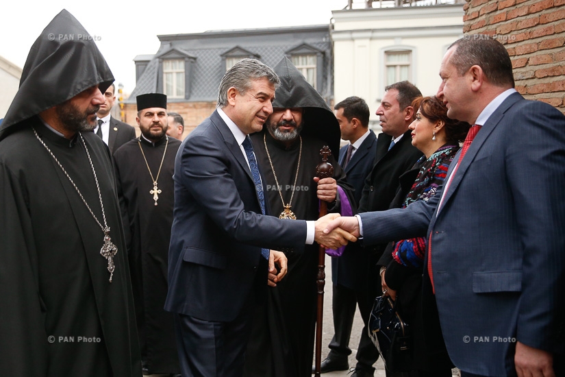 В Тбилиси премьер-министр Армении Карен Карапетян посетил церковь Сурб Геворг и площадь Героев