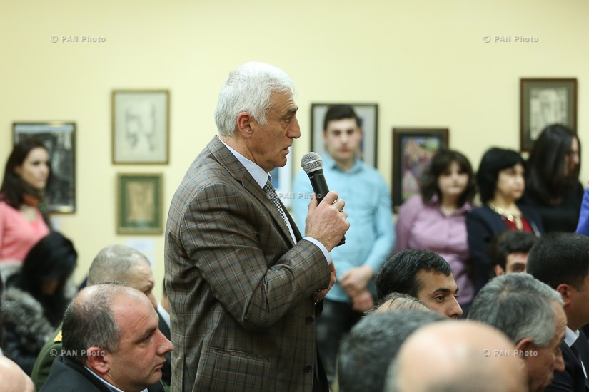 В Тбилиси премьер-министр Армении Карен Карапетян посетил церковь Сурб Геворг и площадь Героев