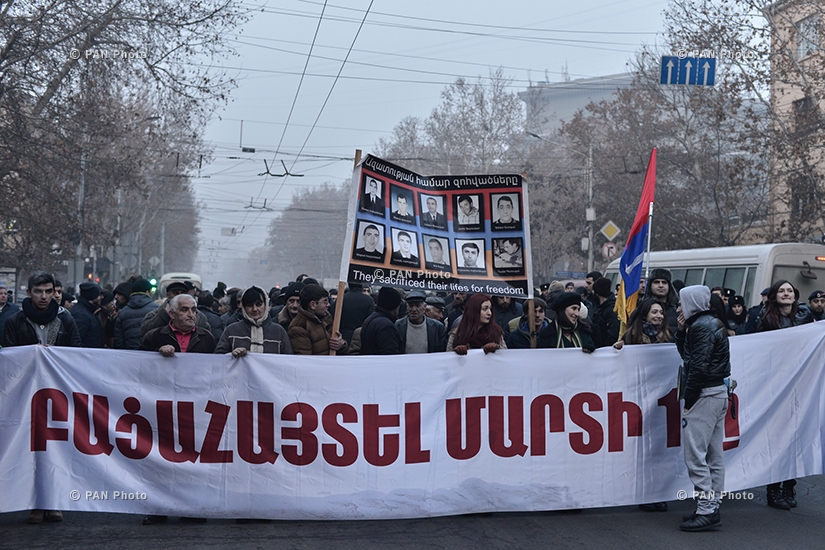 ՀԱԿ-ի ու Հայաստանի ժողովրդական կուսակցության կազմակերպած՝ Մարտի 1-ի զոհերի հիշատակին նվիրված հանրահավաք-երթը