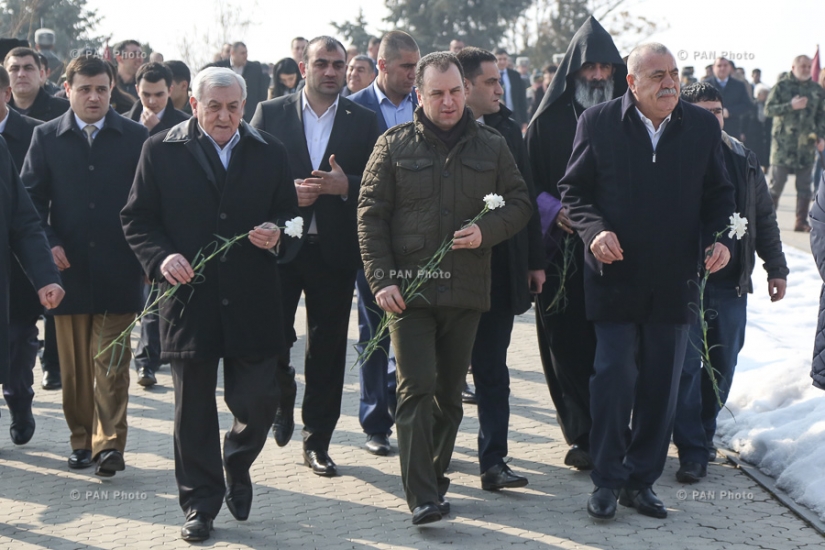 В военном пантеоне «Ераблур» официальные лица страны почтили память спарапета Вазгена Саркисяна