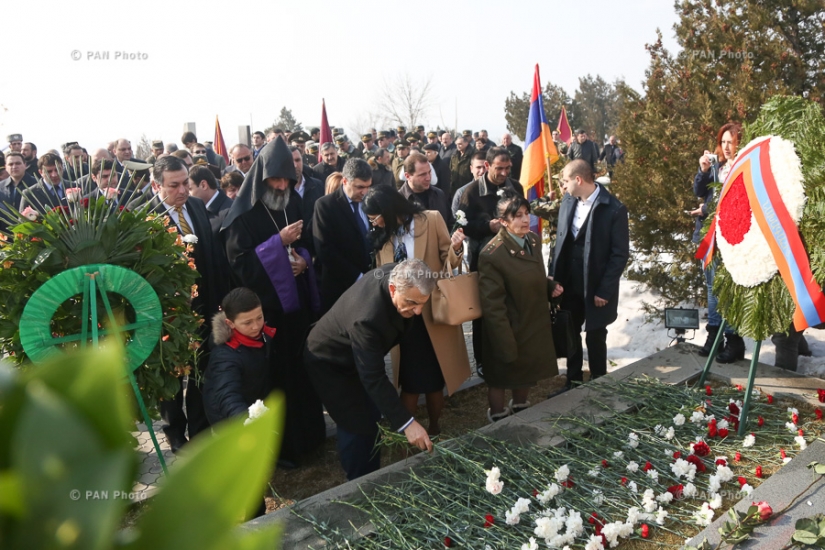 Commemoration of slain defense minister Vazgen Sargsyan at Yerablur Military Pantheon