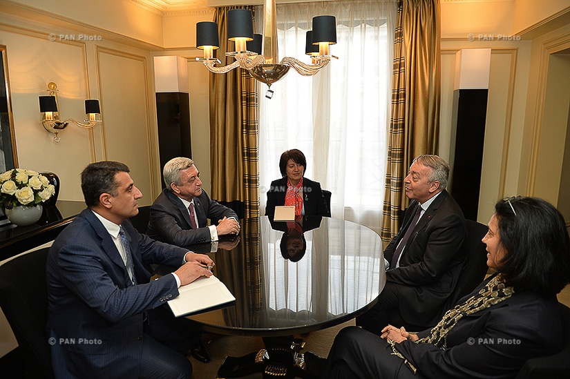 In Paris Armenian President Serzh Sargsyan met with the representatives of Armenian communities of Europe