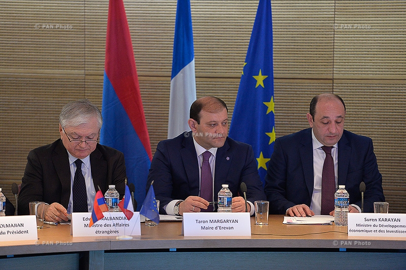 В Париже президент Армении Серж Саргсян встретился с членами организации 