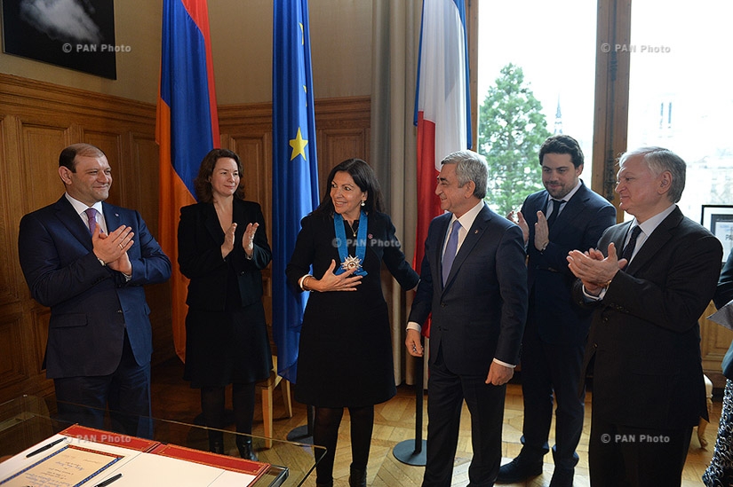 Ֆրանսիայում ՀՀ նախագահ Սերժ Սարգսյանը հանդիպել է Փարիզի քաղաքապետ Անն Իդալգոյի հետ