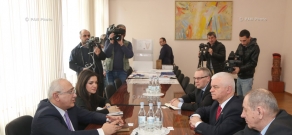 Встреча главы ЦИК Армении Тиграна Мукучяна с  представителями наблюдательской миссии СНГ перед парламентскими выборами в Армении