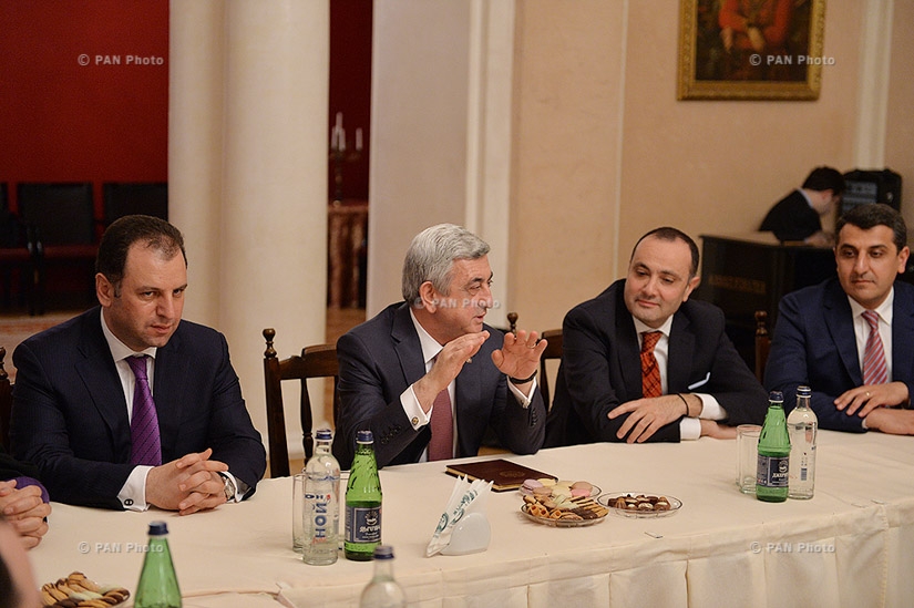 В Москве президент Армении Серж Саргсян встретился с проживающими в Москве армянскими врачами и студентами