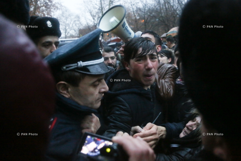 «Հաց բերող» Արթուր Սարգսյանի հիշատակին նվիրված բողոքի երթ Երևանում