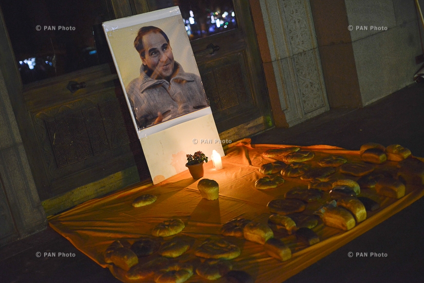 Церемония зажжения свечей в память о «хлеб приносящем» Артуре Саркисяне