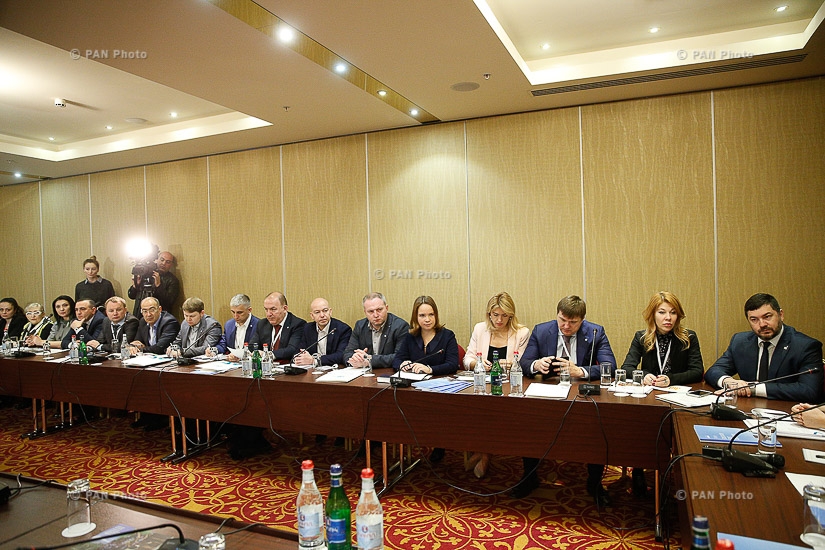Премьер-министр Армении Карен Карапетян принял участие в открытии Стратегического форума