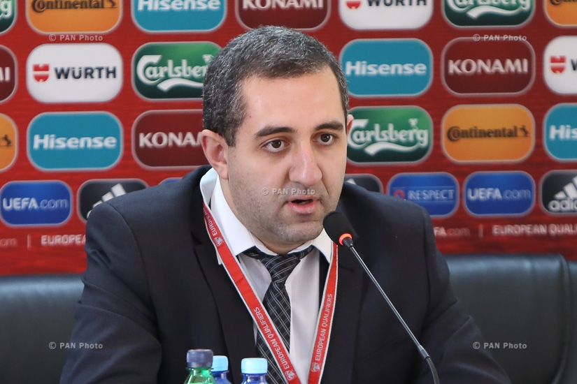 Пресс-конференция главного тренера Национальной сборной Армении по футболу Артура Петросяна и футболиста Геворга Казаряна