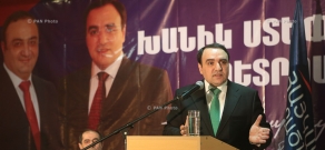 Meeting of 'Armenian Renaissance' party leader Artur Baghdasaryan with residents of Ajapnyak administrative district