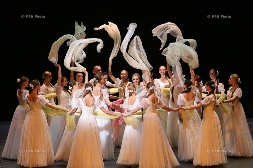 Performance of Berezka Dance Ensemble in Yerevan 