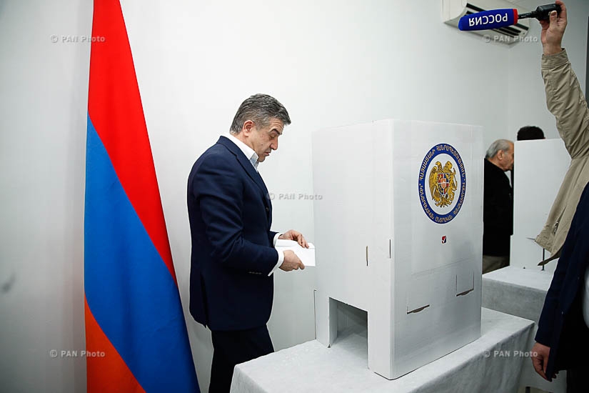 Парламентские выборы в Армении: Премьер-министр Армении Карен Карапетян проголосовал