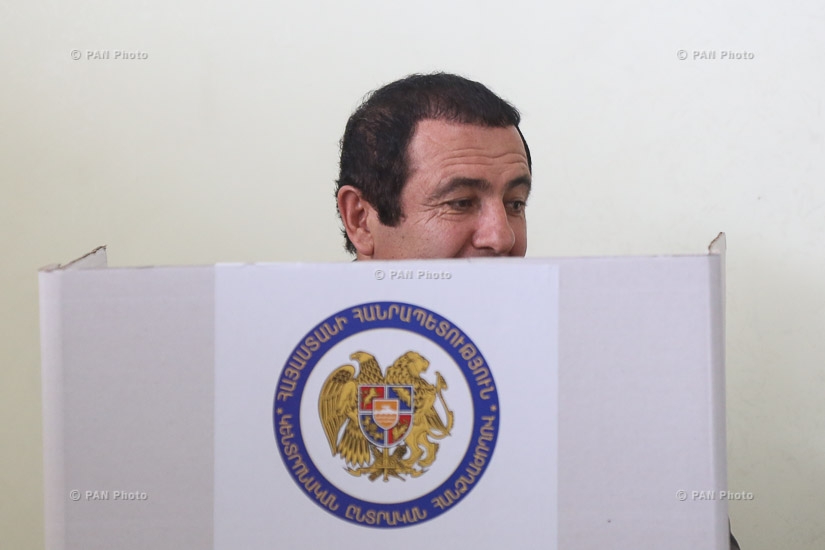 Парламентские выборы в Армении: Возглавляющий список блока «Царукян» Гагик Царукян 