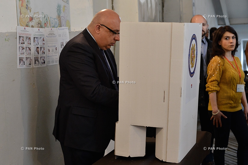 Armenia parliamentary elections: MP candidate from 'Free Democrats' party Khachatur Kokobelyan cast a ballot