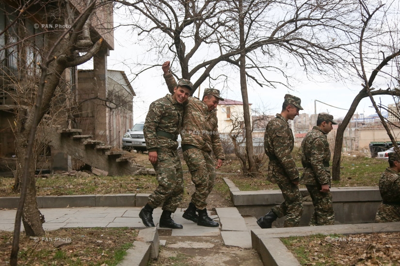 Парламентские выборы в Армении:  Голосование военнослужащих