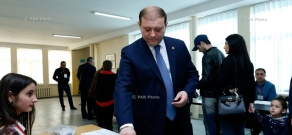 Парламентские выборы в Армении: Мэр Еревана Тарон Маргарян проголосовал