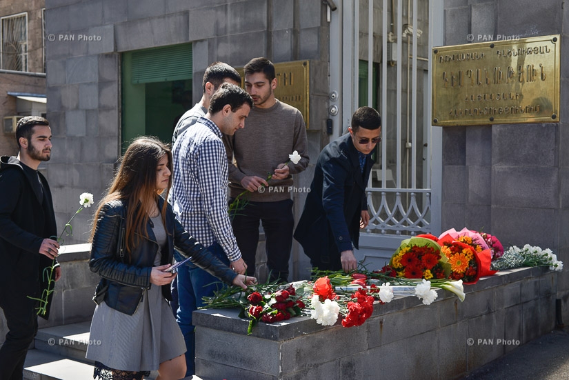 Armenia residents lay flowers for victims of St. Petersburg blastin front of Russian embassy in Armenia