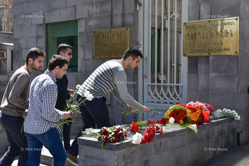 Armenia residents lay flowers for victims of St. Petersburg blastin front of Russian embassy in Armenia