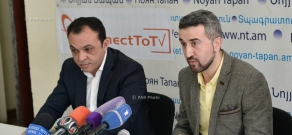 Пресс-конференция председателя Совета попечителей Фонда развития туризма в Армении Тиграна Карапетяна и одного из организаторов фестиваля Ара Хзмаляна