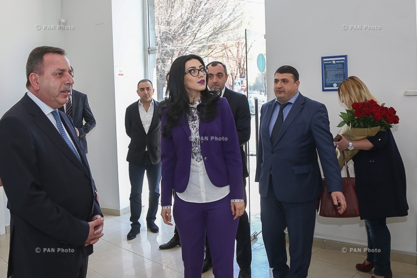 Банк «Анелик» запустил общую программу по предоставлению государственных услуг