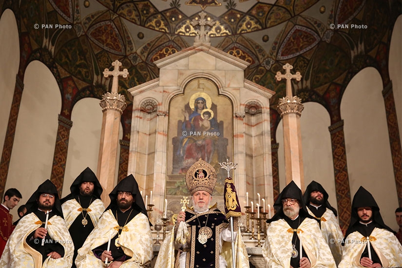 Великий Четверг в Первопрестольном Святом Эчмиадзине, посвященный воспоминанию о Тайной Вечере в Иерусалимской горнице