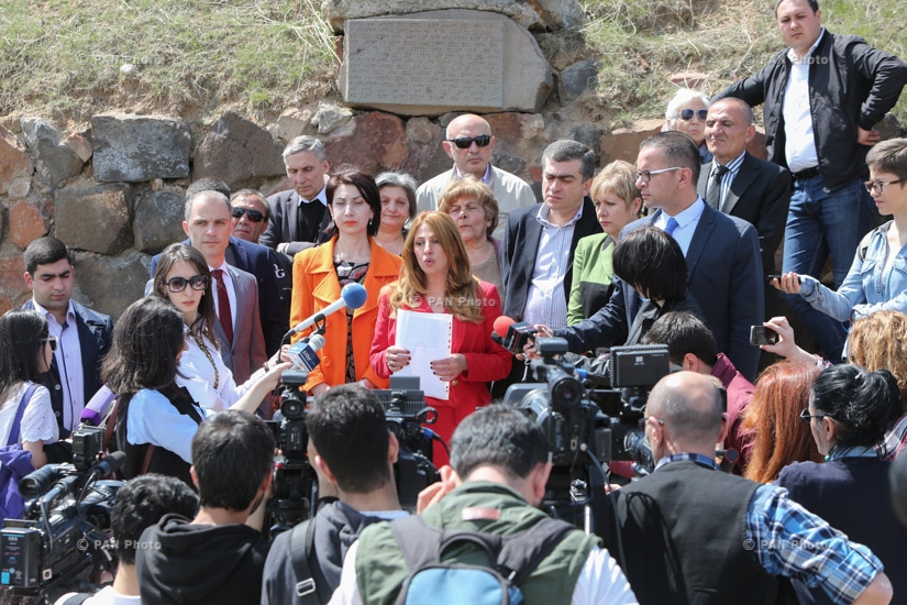 First press conference of party 'Yerkir Tsirani'